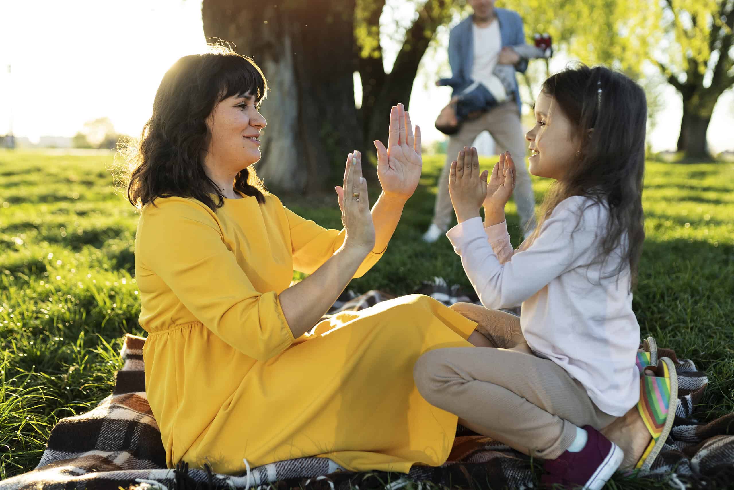 full-shot-mother-girl-playing-together