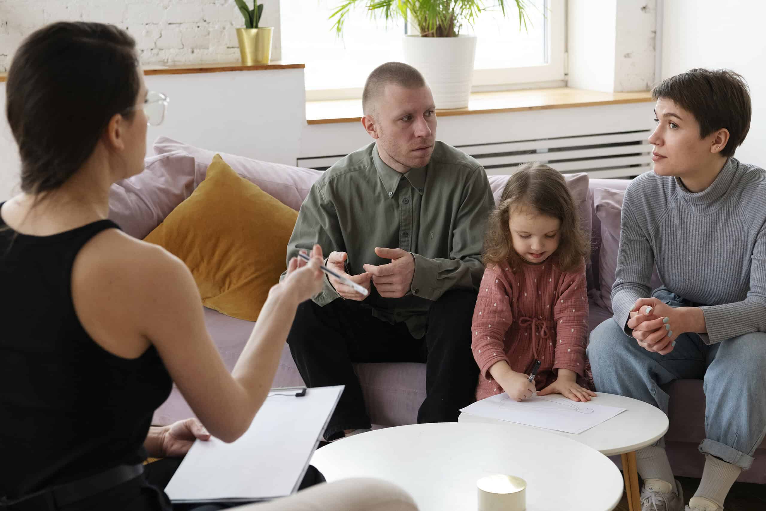 parents-kid-doing-therapy